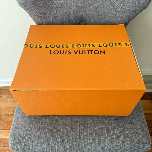 Brand New, Rare, Authentic Louis Vuitton By The Pool Speedy 25 Bandouliere - Picture 4 of 7